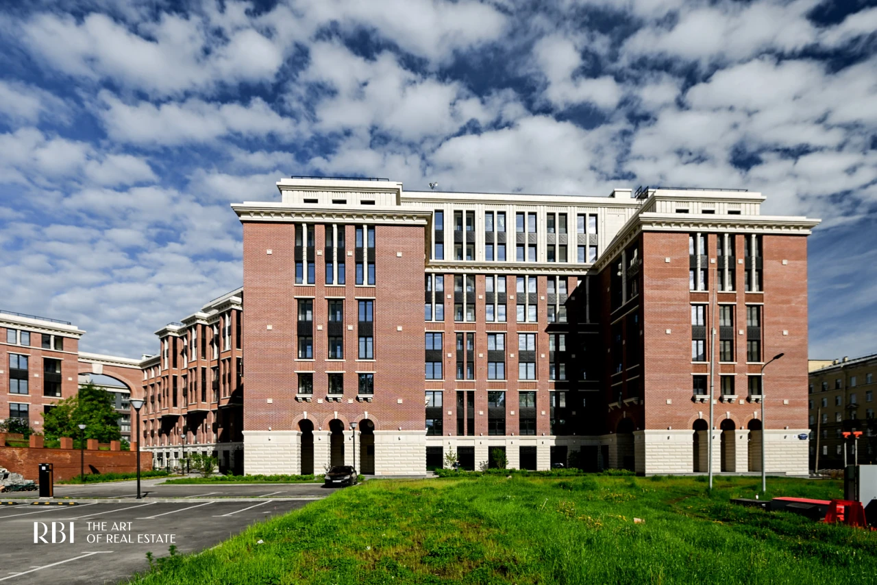 Купить квартиру в Миръ в Санкт-Петербурге