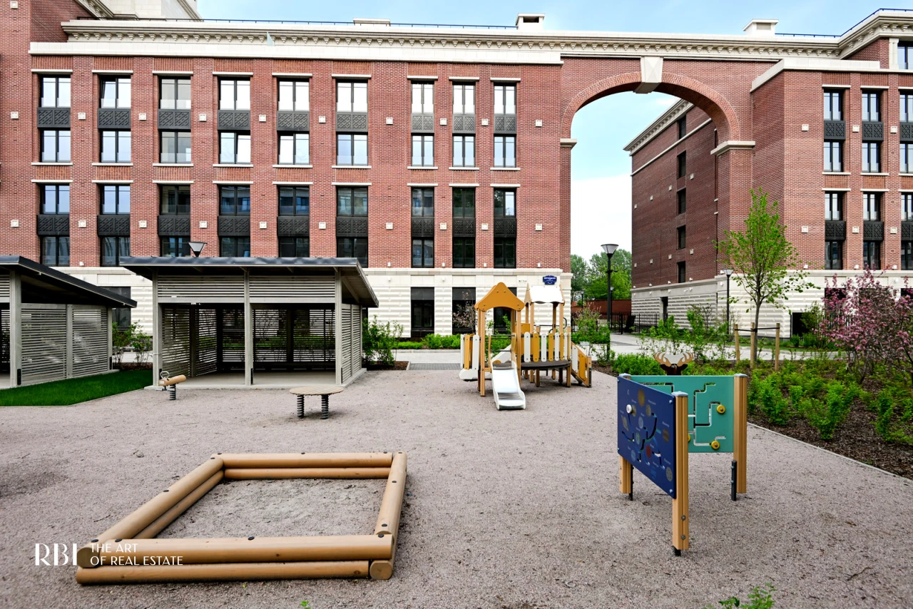 Купить квартиру в Миръ в Санкт-Петербурге