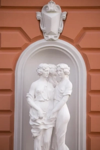 Купить квартиру в Три грации в Санкт-Петербурге