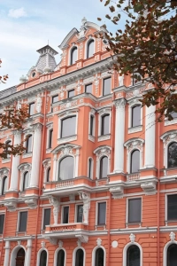 Купить квартиру в Три грации в Санкт-Петербурге